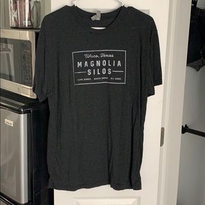Magnolia tee